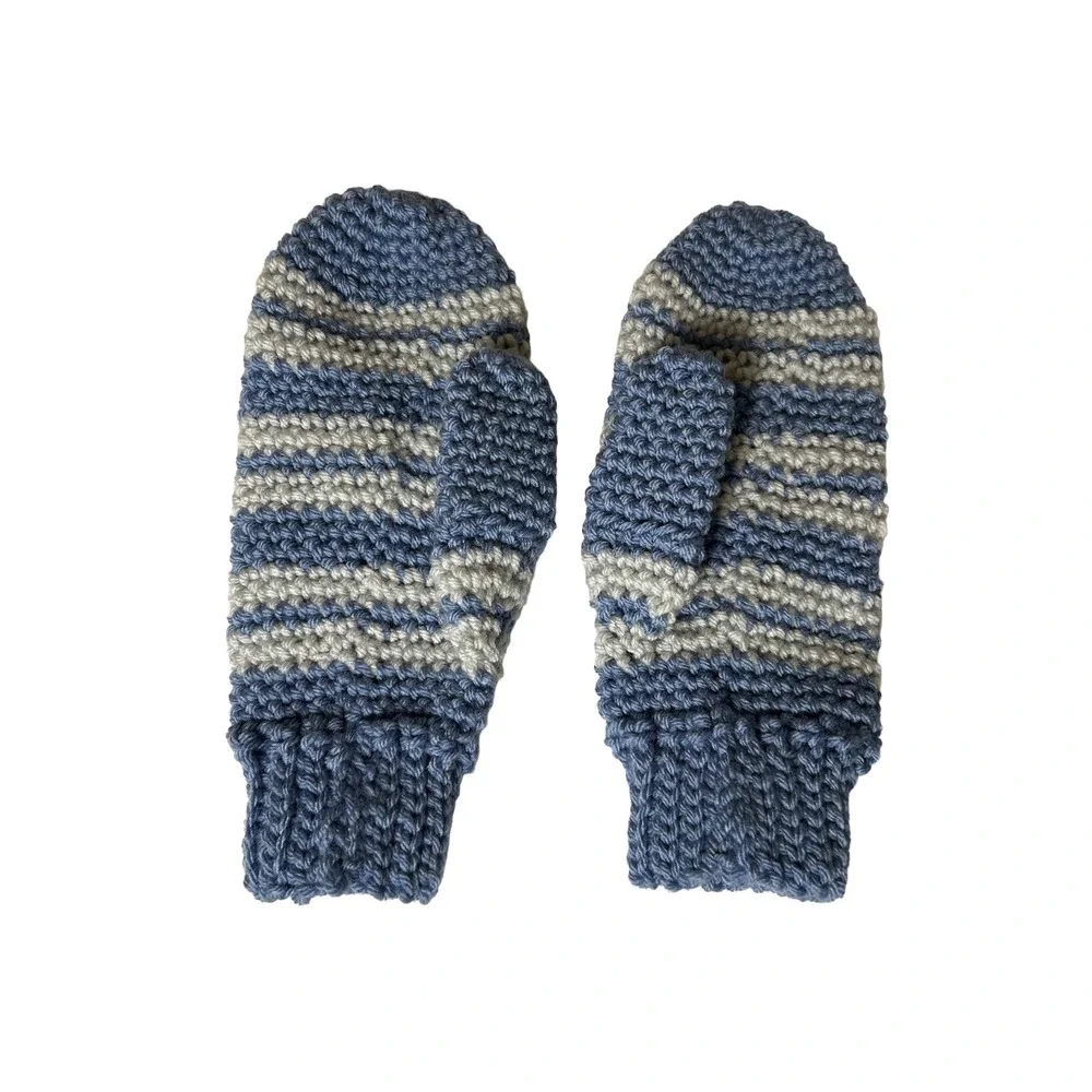 NWOT Handmade Blue Cream Chunky‎ Knit Mittens Winter Cozy Warm Accessories
